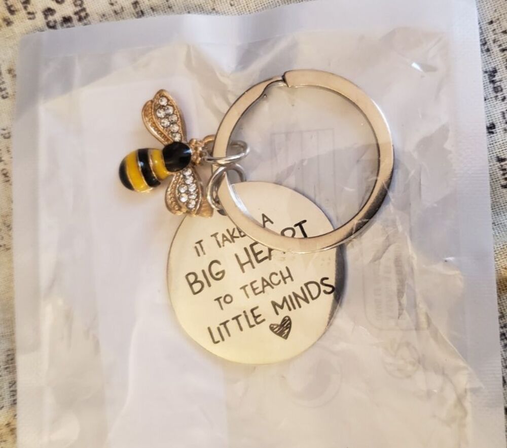 Teacher's Gift "It Takes a Big Heart to Teach Little Minds" Keyring with Bee NIP